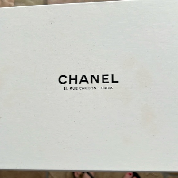 CHANEL BN Zippy Wallet - Picture 5 of 5